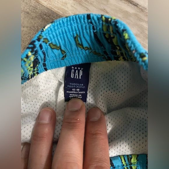 Baby GAP Baby Boy Swim Trunk Size 12-18 Months EUC - Picture 2 of 3